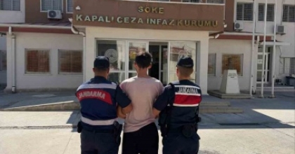 KUŞADASI’NDA 25 YIL HAPİS CEZASIYLA ARANAN FİRARİ YAKALANDI
