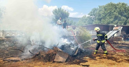 MENTEŞE’DE EVİN BAHÇESİNDE OT YANGINI PANİĞE NEDEN OLDU
