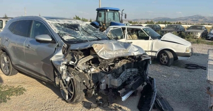 AFYONKARAHİSAR’DA TRAFİK KAZASI: 1 ÖLÜ 7 YARALI
