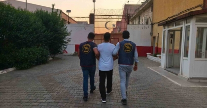 EFELER’DE 22 YIL HAPİS CEZASI İLE ARANAN ŞAHIS JASAT’A TAKILDI
