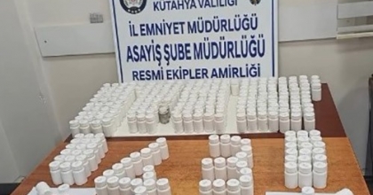 KÜTAHYA’DA ARAÇTAN 14 BİN 622 UYUŞTURUCU HAP ÇIKTI: 4 TUTUKLAMA

