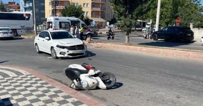 TAVŞANLI’DA OTOMOBİL İLE MOTOSİKLET ÇARPIŞTI: 1 YARALI
