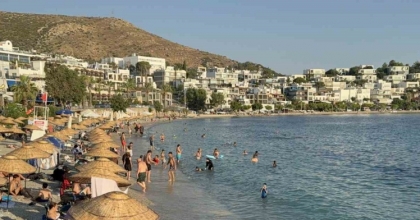 BODRUM’DA TERMOMETRE 40’I, HİSSEDİLEN SICAKLIK 45’İ GÖRDÜ
