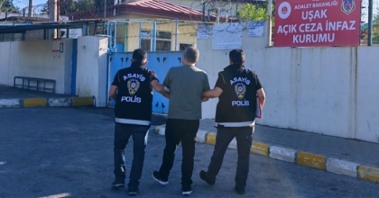 UŞAK’TA 26 YIL 15 GÜN HAPİS CEZASIYLA ARANAN HÜKÜMLÜ YAKALANDI
