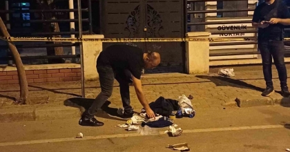 DURAKTA BULUNAN ŞÜPHELİ ÇANTA EKİPLERİ HAREKETE GEÇİRDİ
