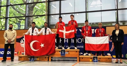 BADMİNTONDA AVRUPA İKİNCİLİĞİ