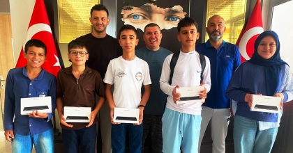 ÇAMELİ’DE BAŞARILI ÖĞRENCİLER ÖDÜLLERLE UĞURLANDI