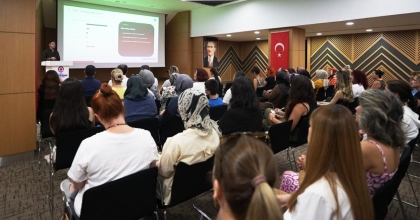 DENİZLİ'DE KADIN GİRİŞİMCİLERE ETSY VE E-İHRACAT EĞİTİMİ