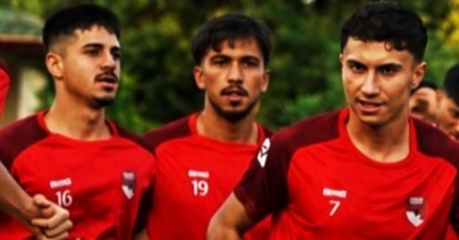  İDMANYURDU, DENİZLİSPORLU MAHMUT'U RENKLERİNE BAĞLADI