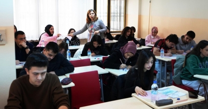 ÜCRETSİZ KURSLARDAN ÜNİVERSİTEYE