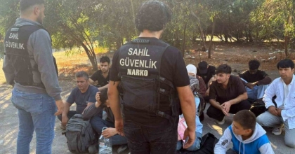 DALAMAN’DA 18 DÜZENSİZ GÖÇMEN YAKALANDI
