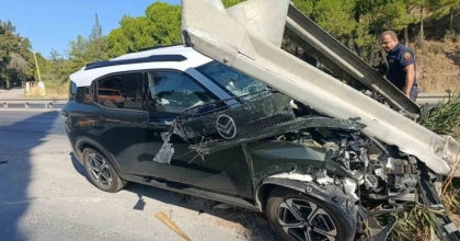 SÖKE’DE OTOMOBİL BARİYERE ÇARPTI: 1 YARALI
