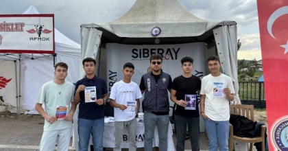 POLİS 105 BİN KİŞİYE SİBER GÜVENLİĞİ ANLATTI