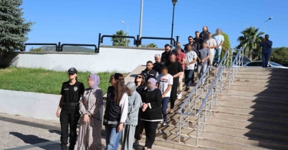 YURT DIŞINA KAÇMAYA ÇALIŞAN FETÖ ÜYELERİ ADLİYEYE SEVK EDİLDİ
