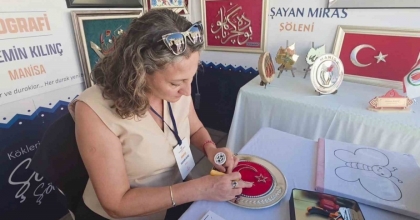 YASEMİN KILINÇ 15 YILDIR FİLOGRAFİ SANATINI YAŞATIYOR, ŞİMDİ HEDEFİ YURT DIŞINA AÇILMAK