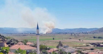 MİLAS YAŞYER’DE OT VE SAZLIK YANGINI
