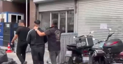 İZMİR’DE ARANAN ŞAHISLARA ŞAFAK OPERASYONU: 184 KİŞİ YAKALANDI