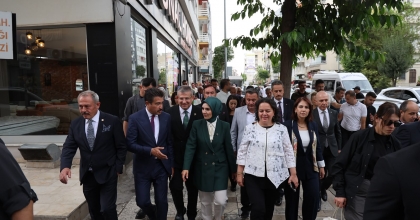 AK PARTİ HEYETİ DENİZLİ’NİN İLÇELERİNDE SAHA ÇALIŞMASI GERÇEKLEŞTİRDİ