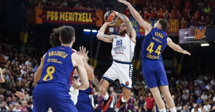 ANADOLU EFES EUROLEAGUE'E BARCELONA YENİLGİSİYLE BAŞLADI