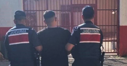 GERMENCİK’TE 13 YIL 11 AY KESİNLEŞMİŞ HAPİS CEZASI BULUNAN HÜKÜMLÜ YAKALANDI