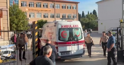 MANİSA’DA OKUL ÖNÜNDE SALDIRI