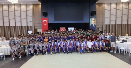 MERKEZEFENDİ’DE FUTBOLUN YENİ SEZON KURALLARI KONUŞULDU