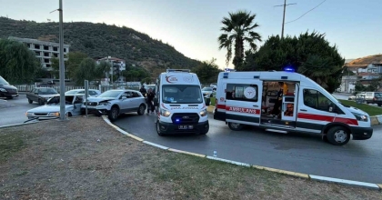 SÖKE’DE TRAFİK KAZASI: 2 YARALI
