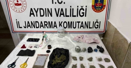 NAZİLLİ’DEKİ EV ARAMASINDA UYUŞTURUCU DEPOSU ORTAYA ÇIKTI
