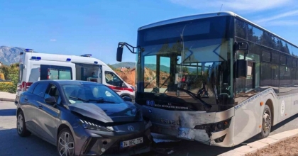 MENTEŞE’DE TRAFİK KAZASI: 2 YARALI
