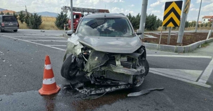 AFYONKARAHİSAR’DA TRAFİK KAZASI:1 ÖLÜ 2 YARALI
