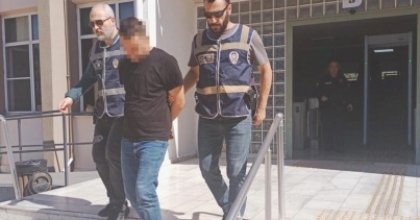POLİS KAPIYI KIRDI, KADINI KURTARDI