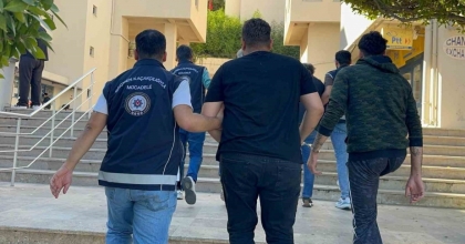 GÖÇMEN KAÇAKÇILIĞI ORGANİZATÖRÜ 4 ŞAHIS TUTUKLANDI
