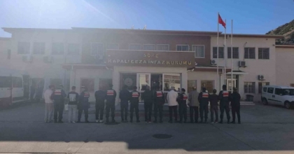 KUŞADASI’NDA 11 FİRARİ HÜKÜMLÜ YAKALANDI
