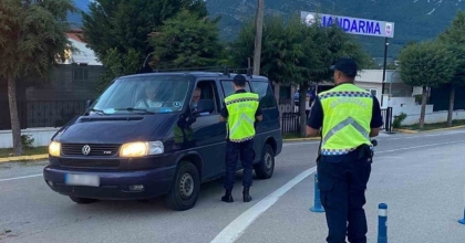 TRAFİK DENETİMLERİNDE 45 SÜRÜCÜNÜN EHLİYETİ GERİ ALINDI