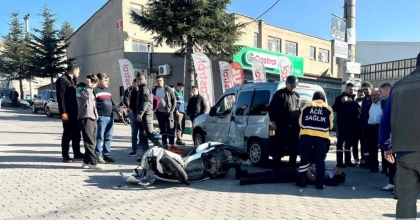 TAVŞANLI’DA OTOMOBİL İLE MOTOSİKLET ÇARPIŞTI: 1’İ AĞIR 2 YARALI
