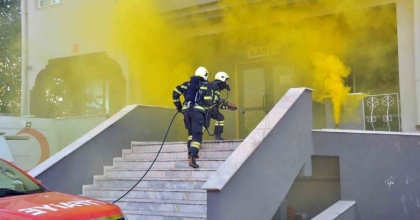 KURTARMA EKİPLERİNDEN OKULDA ORTAK TATBİKAT
