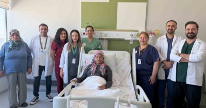 KALBİ DURDURMADAN 5 SANTİMETRELİK KESİYLE RİSKLİ AMELİYAT BAŞARIYLA TAMAMLANDI