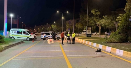 SÖKE’DE OTOMOBİLLE ÇARPIŞAN MOTOSİKLETİN SÜRÜCÜSÜ KURTARILAMADI
