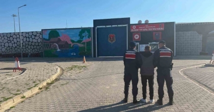 JANDARMA ÇEŞİTLİ SUÇLARDAN ARANAN 66 KİŞİYİ YAKALADI