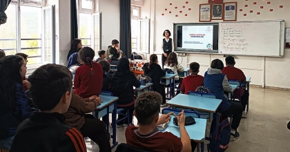 BEYAĞAÇ’TA ÖĞRENCİ VE ÖĞRETMENLERE TÜBERKÜLOZ EĞİTİMİ VERİLDİ