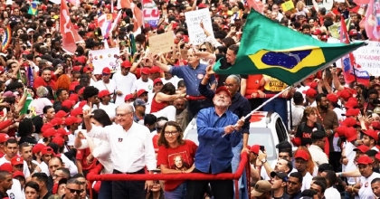 BREZİLYA'DA LULA DA SILVA 4'ÜNCÜ KEZ DEVLET BAŞKANI SEÇİLDİ