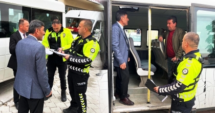 ÇİVRİL’DE ÖĞRENCİ SERVİSLERİ DENETLENDİ