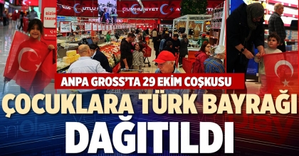 ANPA GROSS’TA 29 EKİM COŞKUSU: ÇOCUKLARA TÜRK BAYRAĞI DAĞITILDI