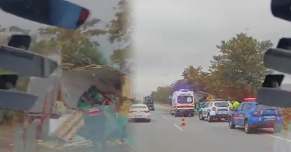 DENİZLİ’DE KAMYON ŞARAMPOLE DEVRİLDİ: 1 YARALI