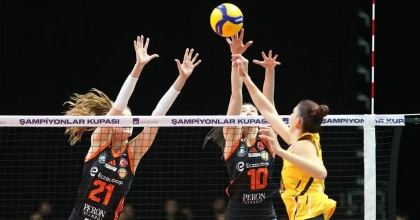 VAKIFBANK, ECZACIBAŞI’NI YENEREK ŞAMPİYONLAR KUPASI’NI KAZANDI