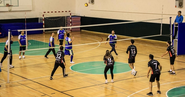 ÇAMELİ’DE KURUMLAR-MAHALLELER ARASI VOLEYBOL TURNUVASI BAŞLADI