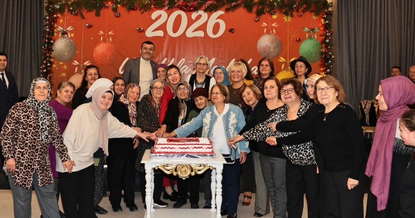 DENİZLİ’DE KADINLAR YENİ YILI COŞKUYLA KARŞILADI