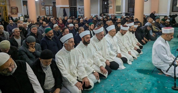ASIRLIK TERAVİH GELENEĞİ YAŞATILIYOR