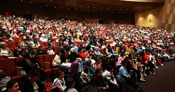 BÜYÜKŞEHİRDEN MİNİKLERE SİNEMA ETKİNLİĞİ