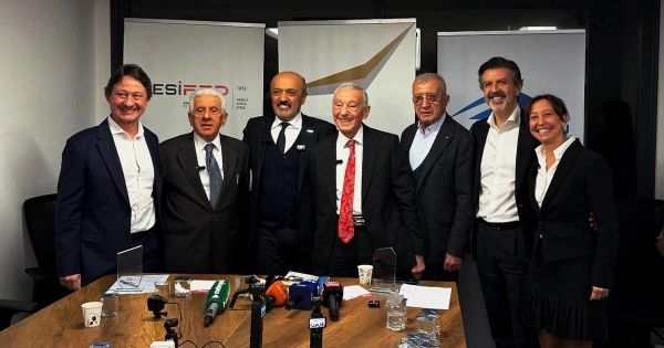 DESİAD İZ BIRAKANLARI AĞIRLIYOR